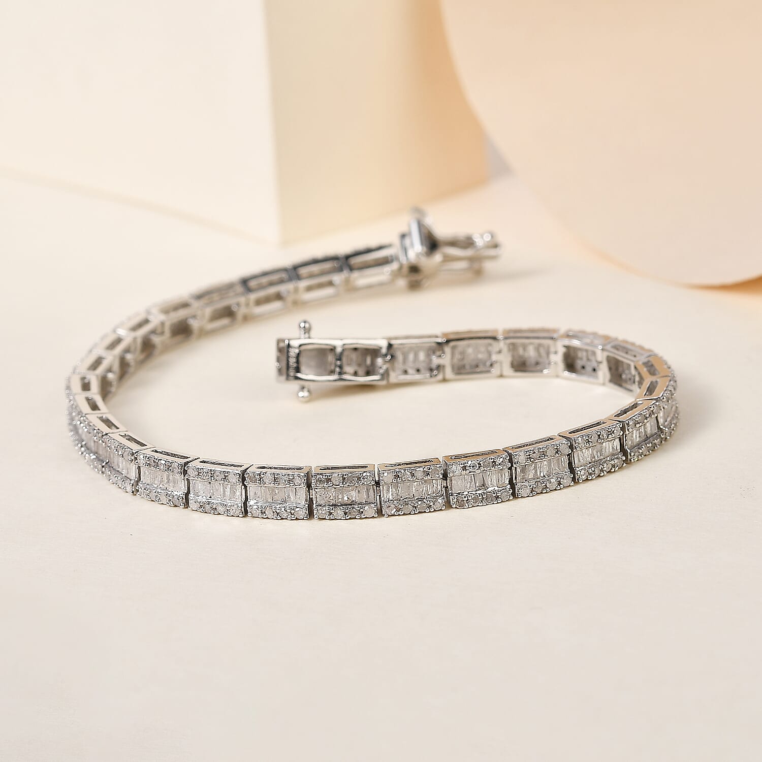 Diamond - Product card gallery slide 2 (9431458021631)