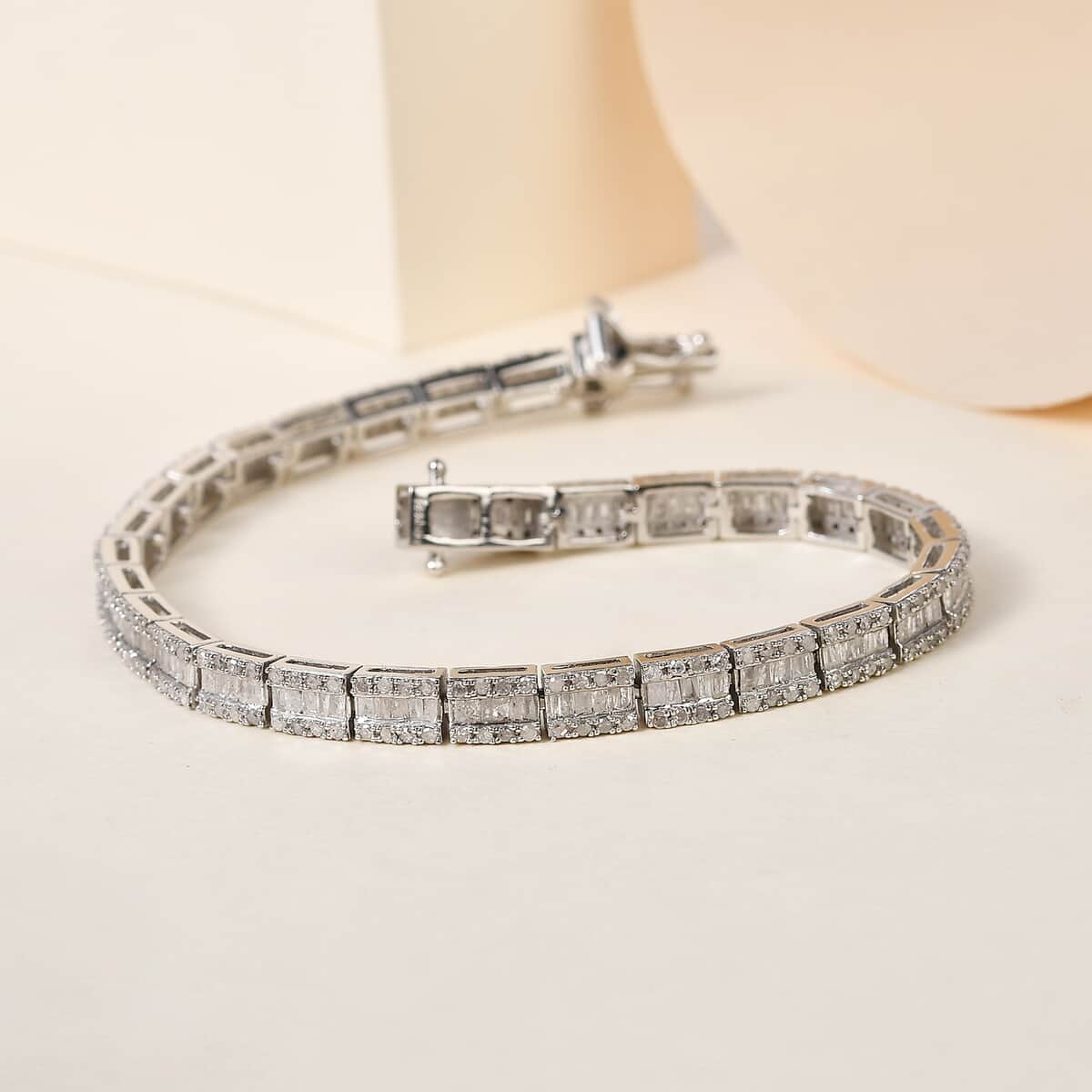 Diamond Tennis Bracelet in Platinum Over Sterling Silver (7.25 In) 12.25 Grams 3.00 ctw image number 1