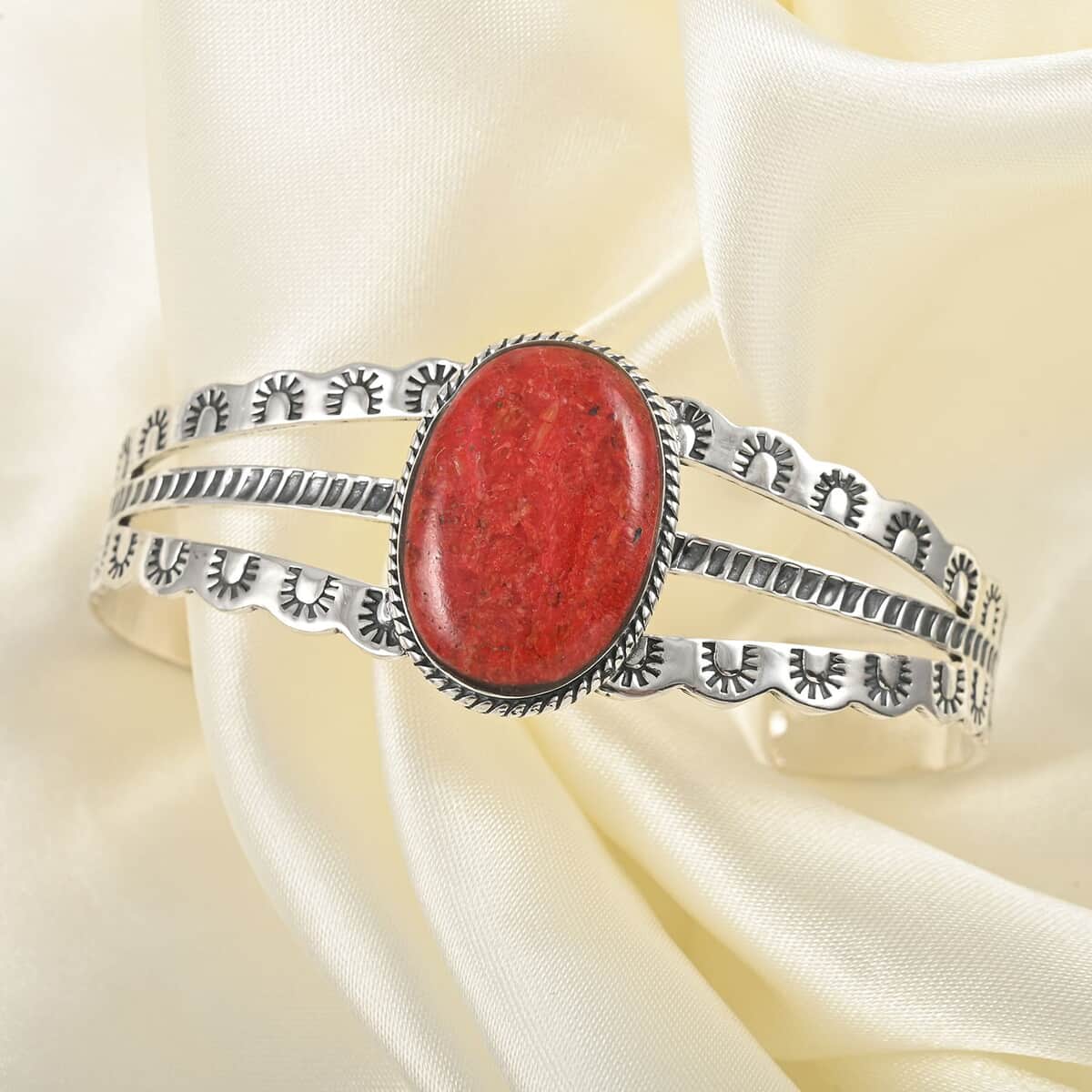 Santa Fe Style Red Coral Cuff Bracelet in Sterling Silver (6.50 In) image number 1