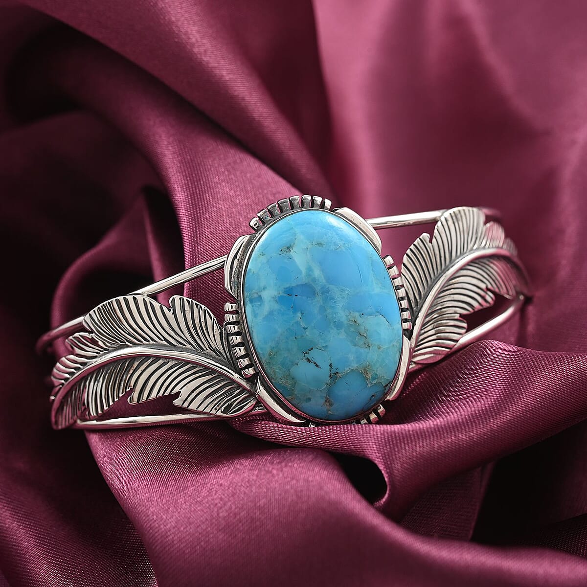 Santa Fe Style Kingman Turquoise Feather Cuff Bracelet in Sterling Silver (7.00 In) 16.50 ctw image number 1