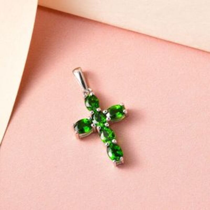 Chrome Diopside 1.05 ctw Pendant in Platinum Over Sterling Silver