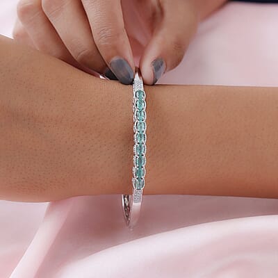 Boyaca Colombian Emerald and White Zircon Bangle Bracelet in Platinum Over Sterling Silver (7.25 in) 1.70 ctw
