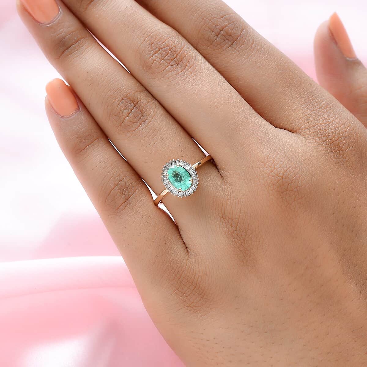 Luxoro 10K Yellow Gold Premium Boyaca Colombian Emerald and G-H I3 Diamond Halo Ring (Size 7.0) 1.10 ctw image number 2