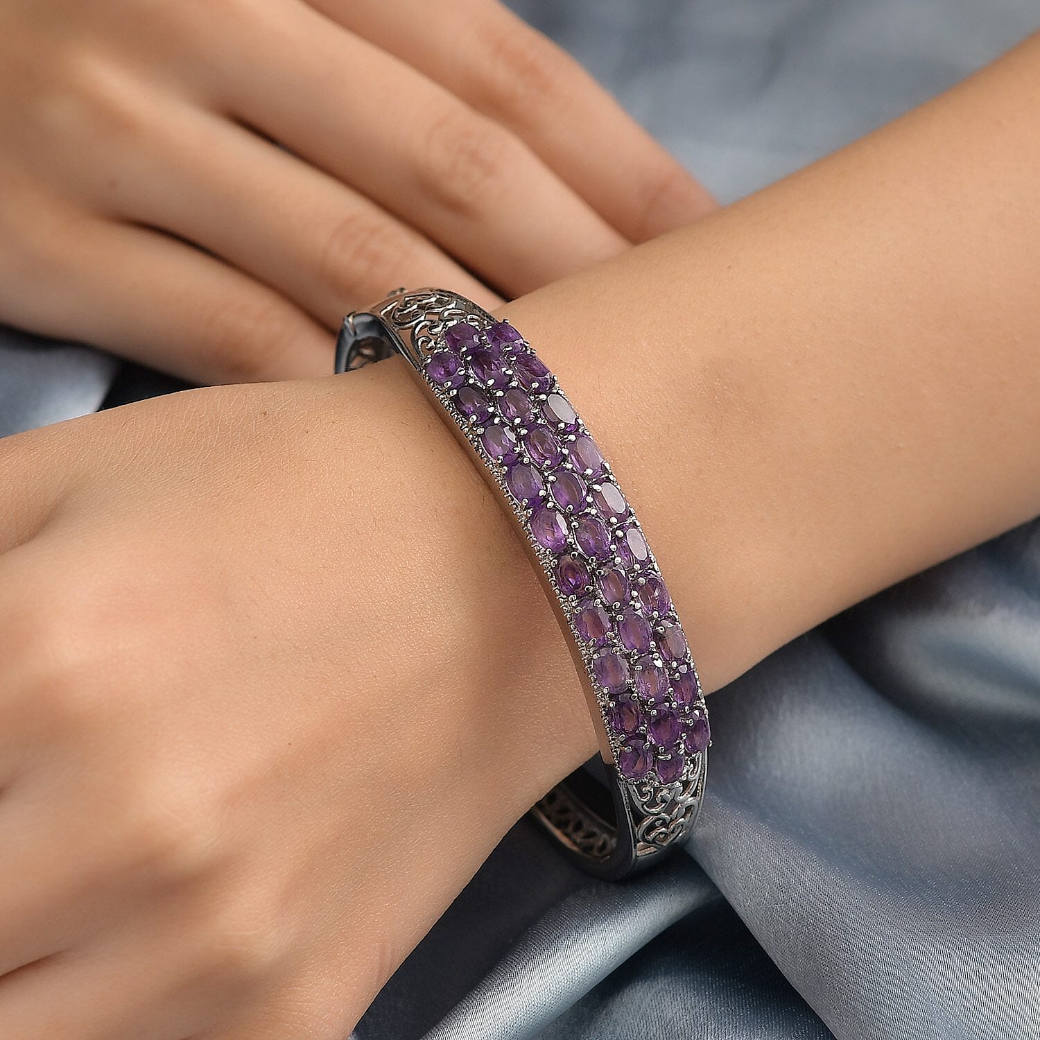 African Amethyst 13.35 ctw Bangle Bracelet in Stainless Steel (6.50 In)