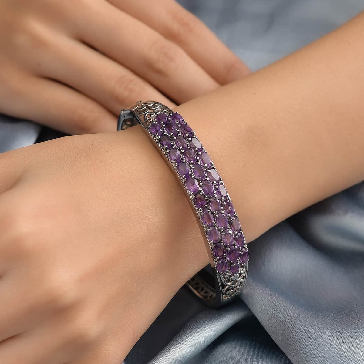 African Amethyst Bangle Bracelet in Stainless Steel (7.25 In) 13.35 ctw image number 2