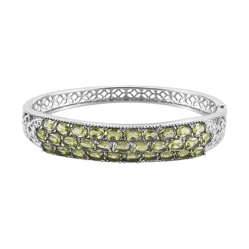 Peridot 16.00 ctw Bangle Bracelet in Stainless Steel (7.25 In)