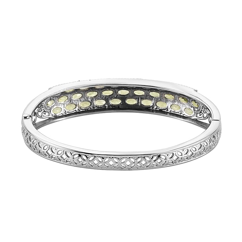 Peridot 16.00 ctw Bangle Bracelet in Stainless Steel (7.25 In)
