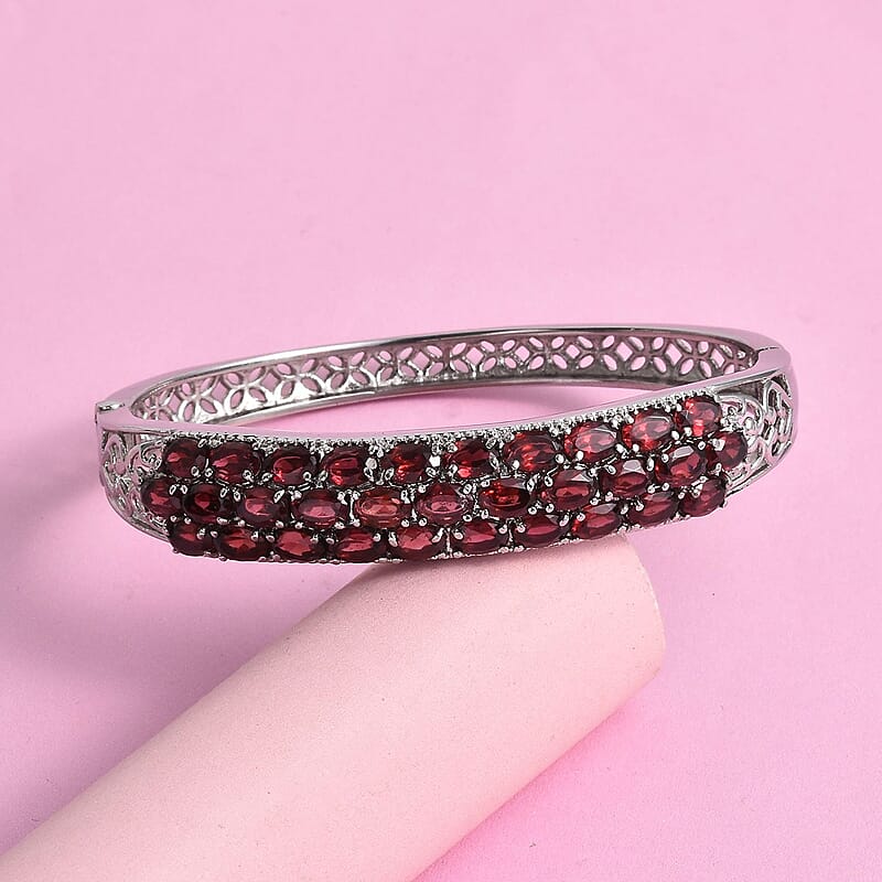 Mozambique Garnet 16.50 ctw Bangle Bracelet in Stainless Steel (7.25 In)