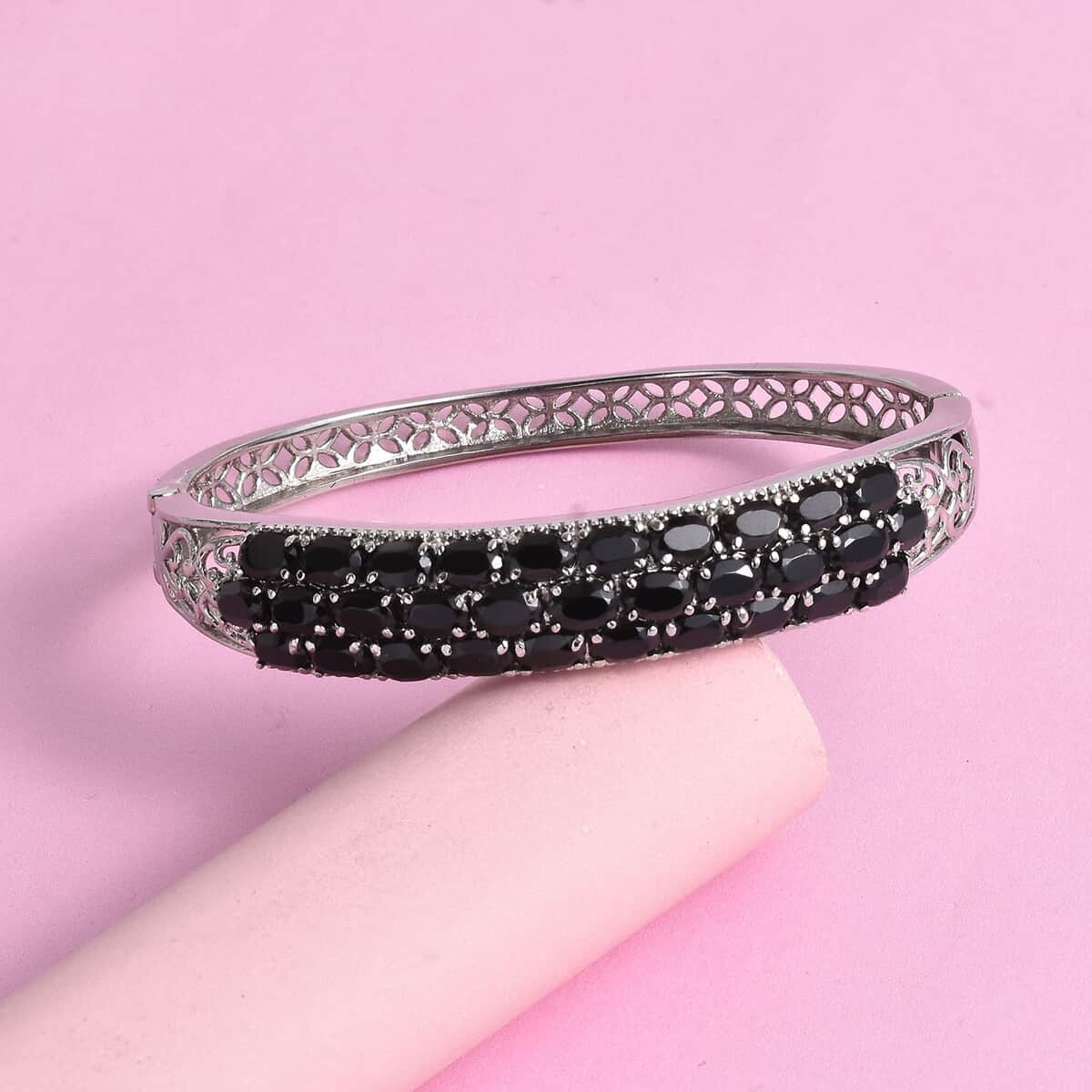 Thai Black Spinel 19.80 ctw Bangle Bracelet in Stainless Steel (7.25 In) image number 1