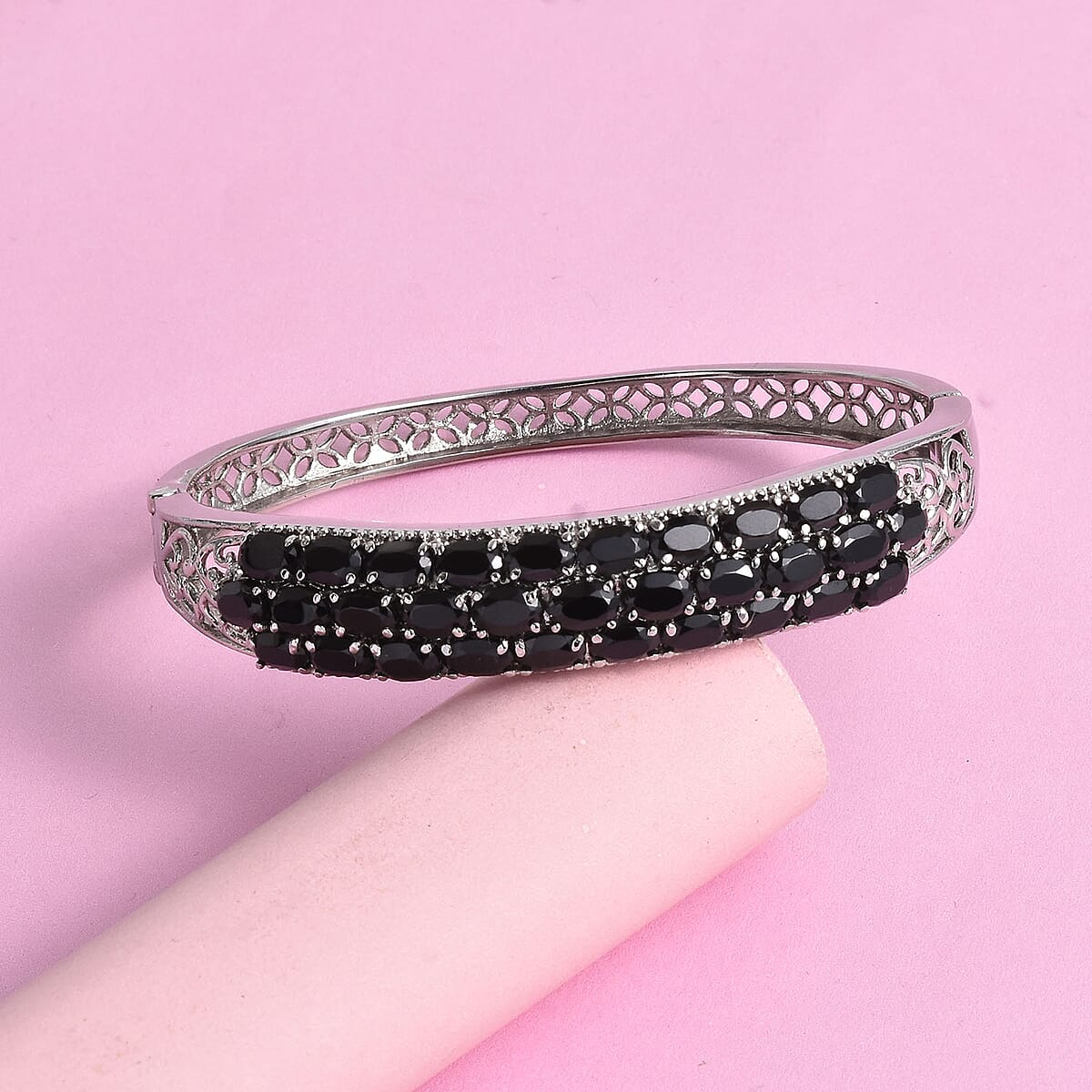 Thai Black Spinel 19.80 ctw Bangle Bracelet in Stainless Steel (8.00 In) image number 1