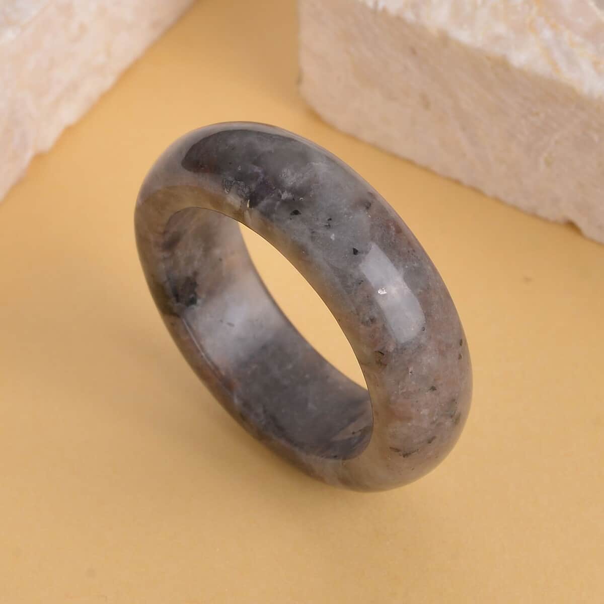 Natural Yooperlite Band Ring (Size 9.0) with Free UV Torch 22.00 ctw image number 1
