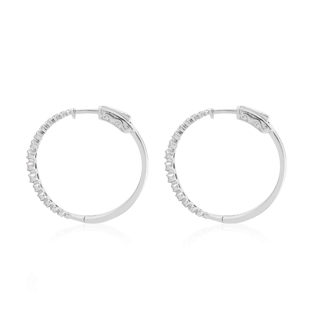 NY Closeout 10K White Gold Diamond Hoop Earrings 7.40 Grams 0.50 ctw image number 3