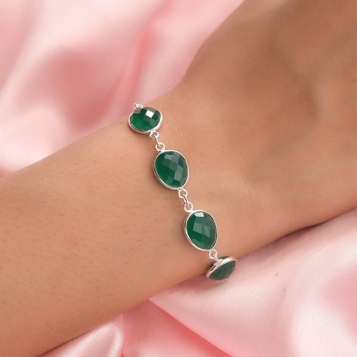 Green Onyx Bracelet in Sterling Silver, Bolo Adjustable Bracelet For Women, Gifts For Women 19.40 ctw image number 3