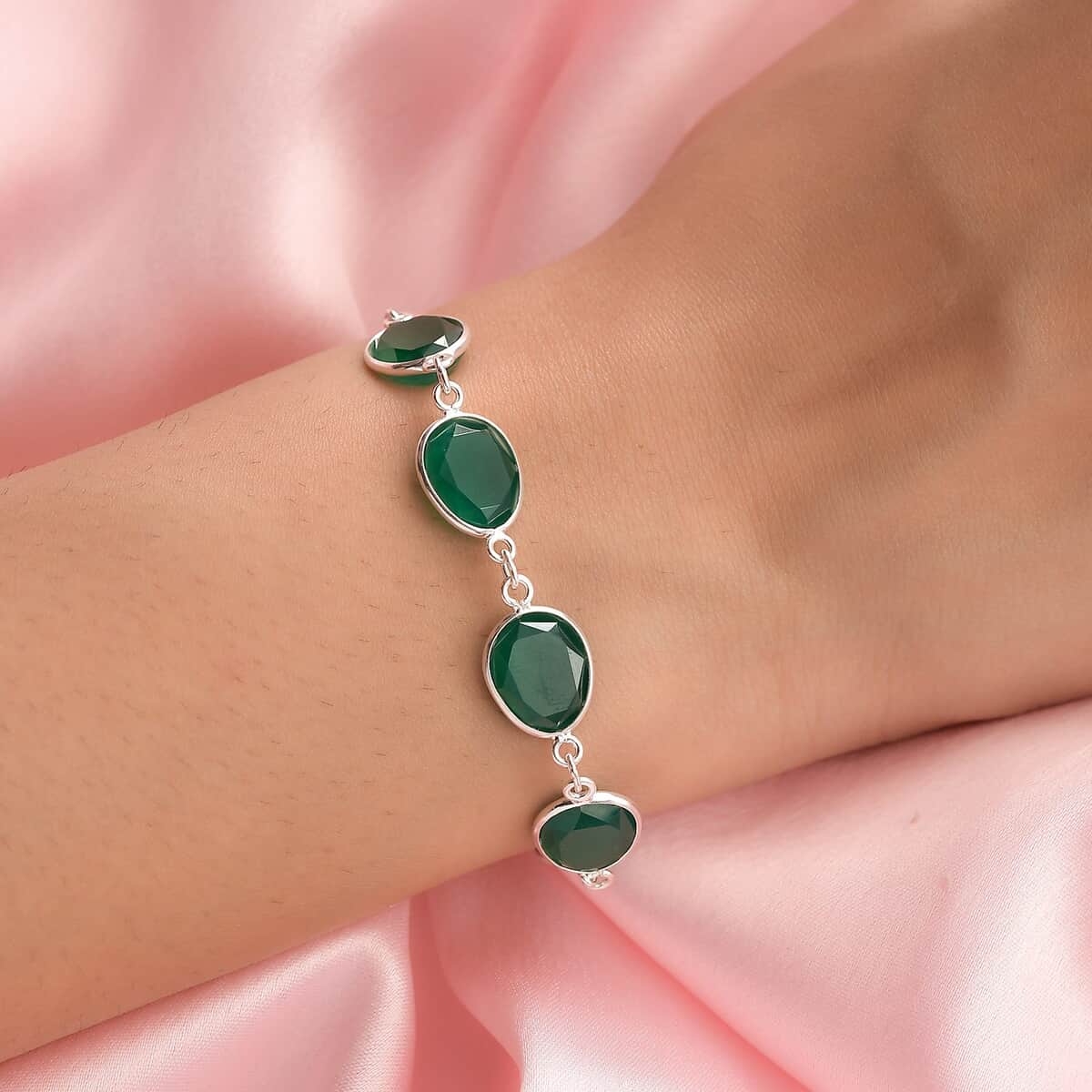 Green Onyx Bracelet in Sterling Silver, Bolo Adjustable Bracelet For Women, Gifts For Women 19.40 ctw image number 4