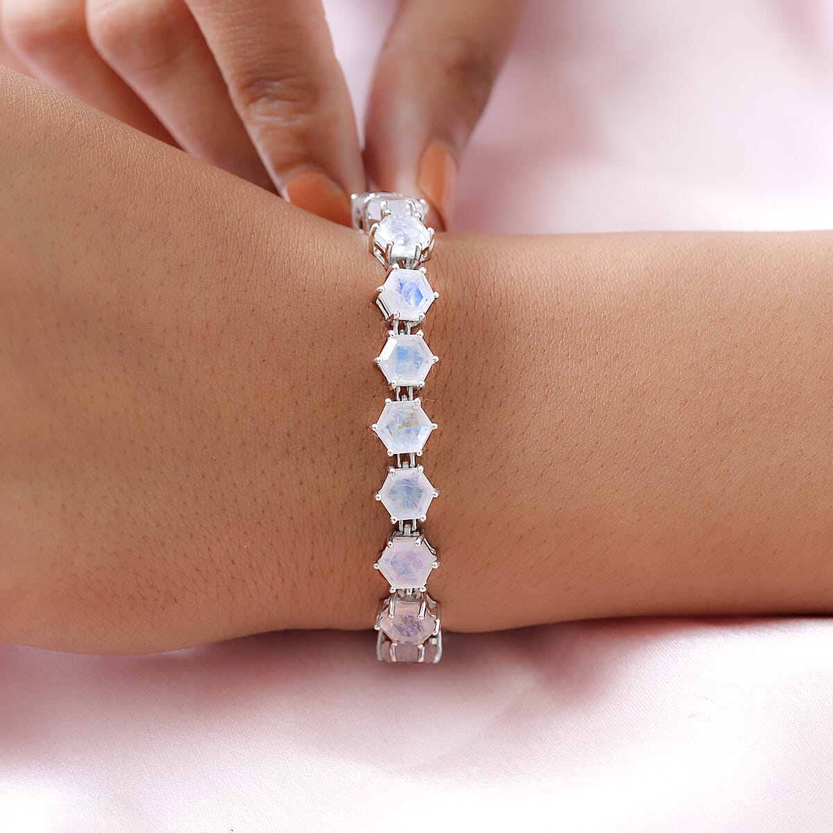 Ankur Treasure Chest Moon Glow Moonstone Tennis Bracelet in Platinum Over Sterling Silver (8.00 In) 29.40 ctw image number 2