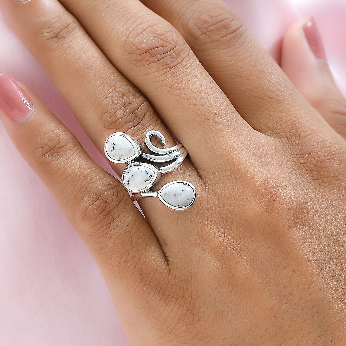 White Buffalo 3 Stone Ring in Sterling Silver (Size 6.0) 3.50 ctw image number 2