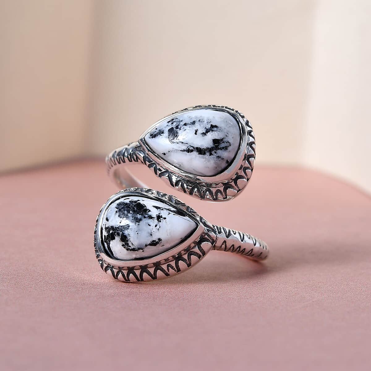 Artisan Crafted White Buffalo Bypass Ring in Sterling Silver (Size 10.0) 4.15 ctw image number 1