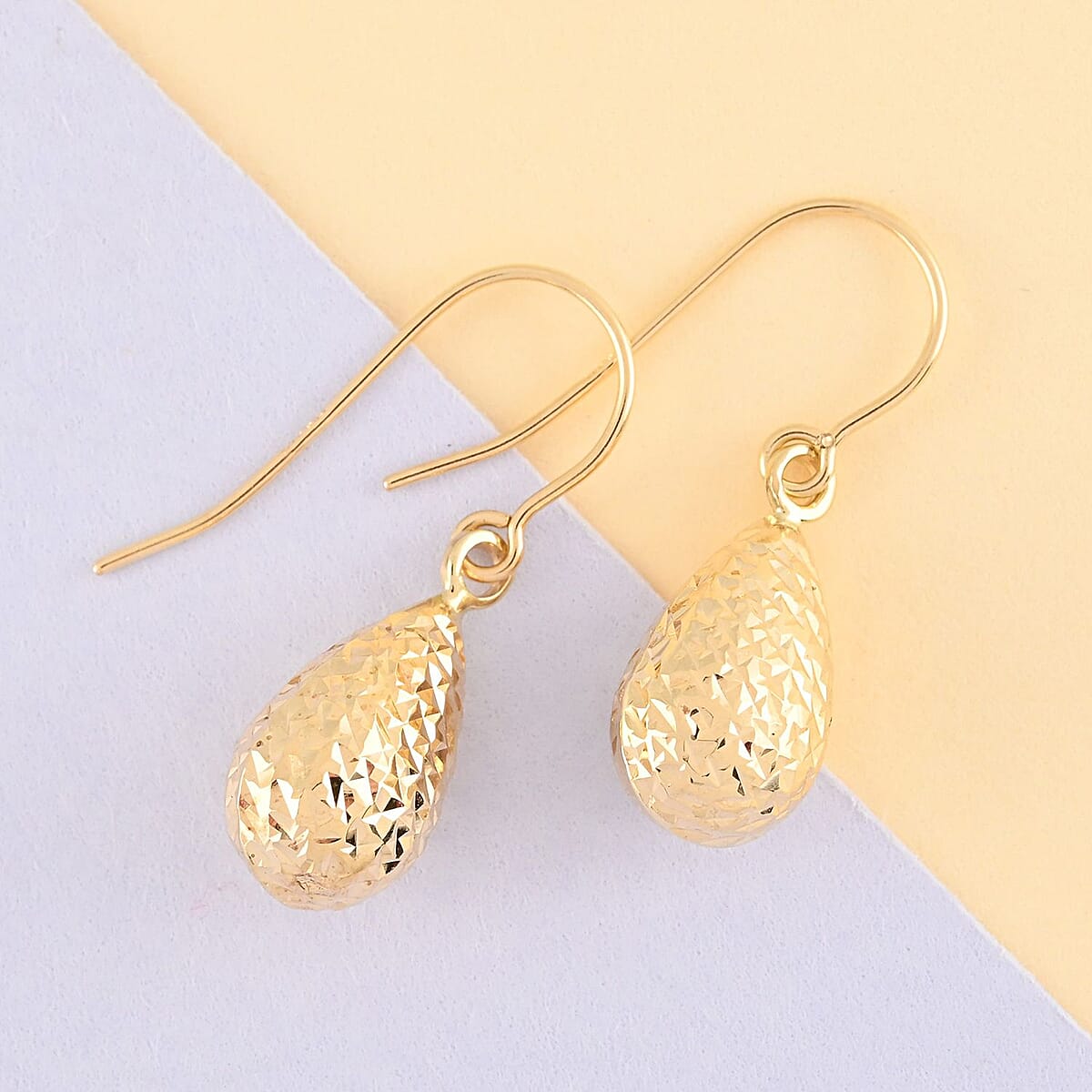 14K Yellow Gold Diamond-Cut Dangle Earrings image number 1