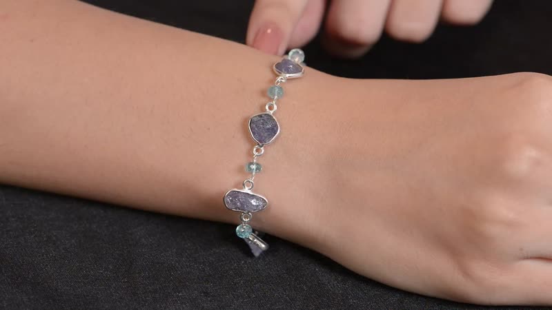 Artisan Crafted Tanzanite and Madagascar Paraiba Apatite Bracelet in Sterling Silver (7.25 In) 16.50 ctw