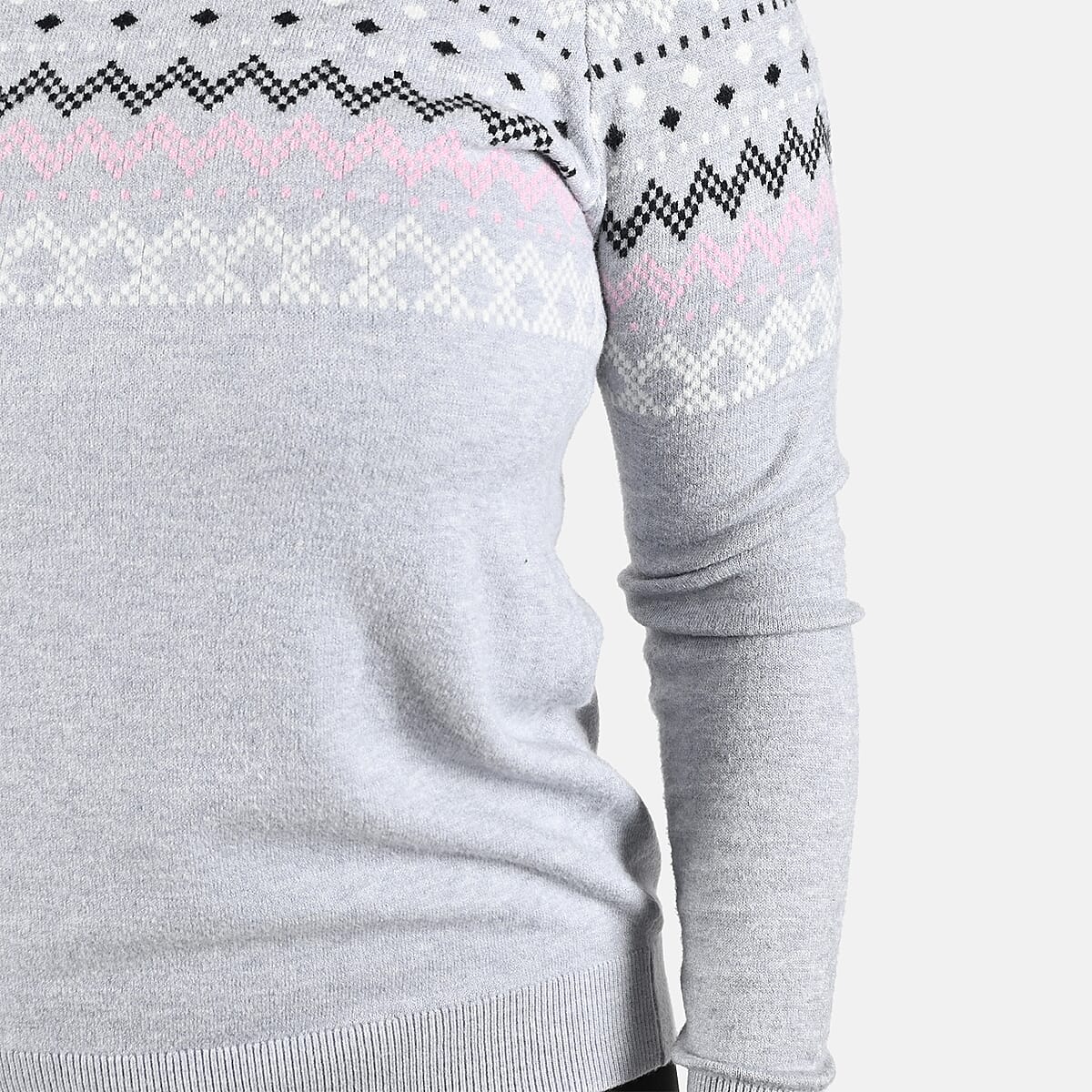 Tamsy Gray Knit Round Neck Sweater with Chevron Pattern - M image number 4