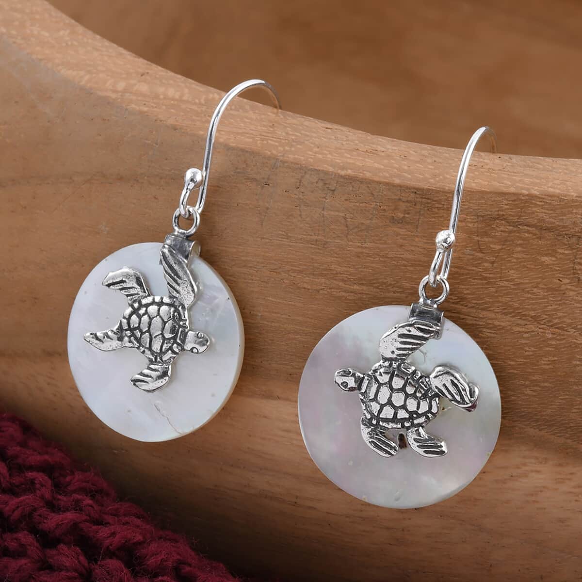 Mother Of Pearl Turtle Earrings in Sterling Silver image number 1