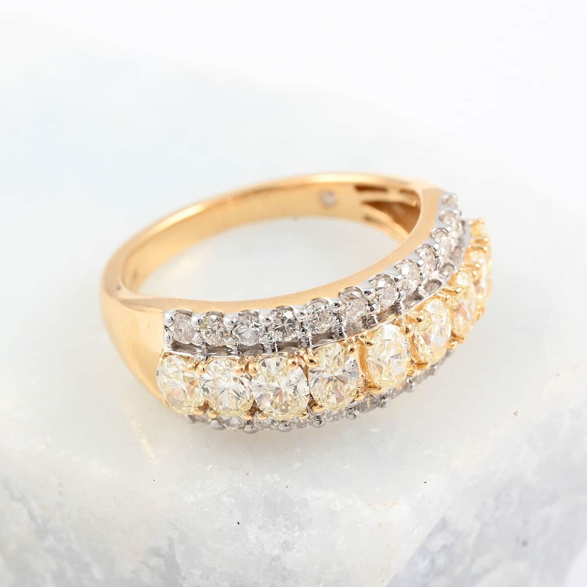 NY Closeout 18K Yellow Gold Natural Yellow and White Diamond Band Ring (Size 6.0) 2.05 ctw image number 1