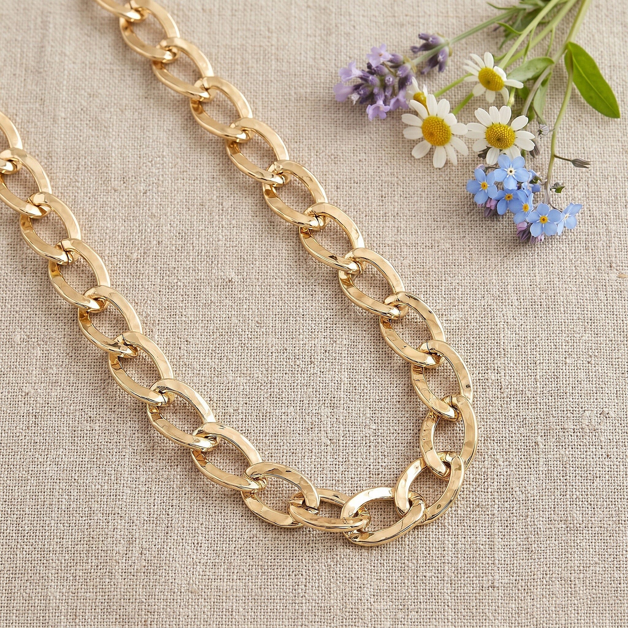Maestro Gold Collection Italian 18K Yellow Gold Antico Oro Hammered Curb Necklace (18-20 Inches) (9.51 Grams)