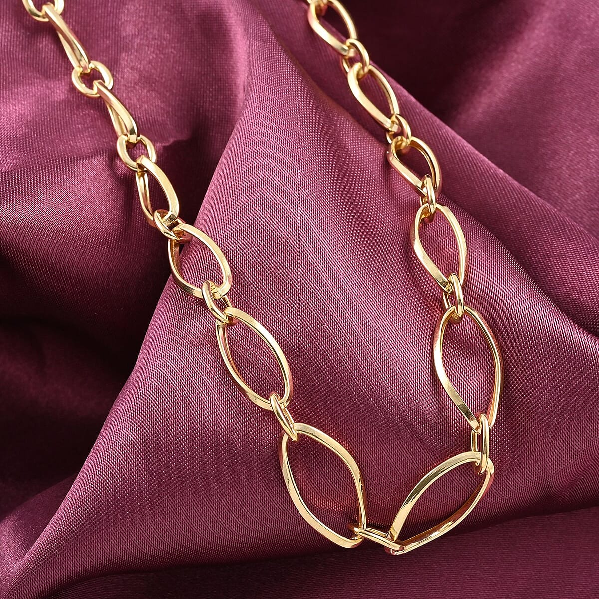 Maestro Gold Collection Italian 10K Yellow Gold Oval Twisted Mirror Link Necklace 20 Inches 6.70 Grams image number 1