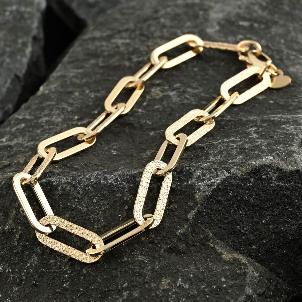 Maestro Gold Collection Italian 14K Yellow Gold Glitter Diamond Cut Paper Clip Bracelet (7.50 In) 2.50 Grams image number 1