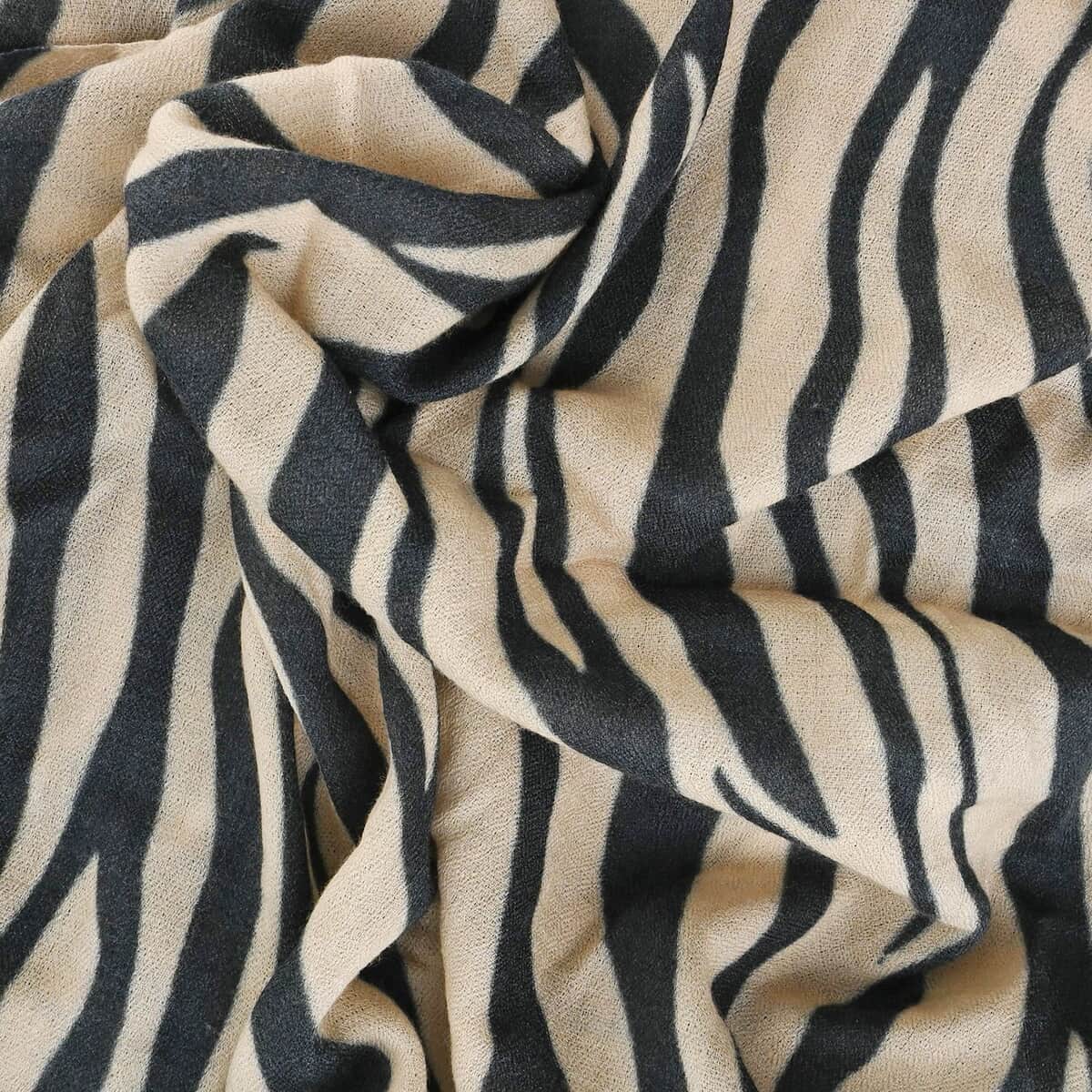 Tamsy Black and Beige Zebra Pattern Cashmere Wool Scarf image number 2
