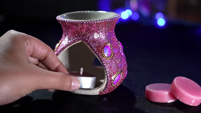 "Peacock Print Ceramic Wax Tart Burner Set  Fragrance: Frosted Vanilla Color: Pink Size: 3X3X7 Inches"