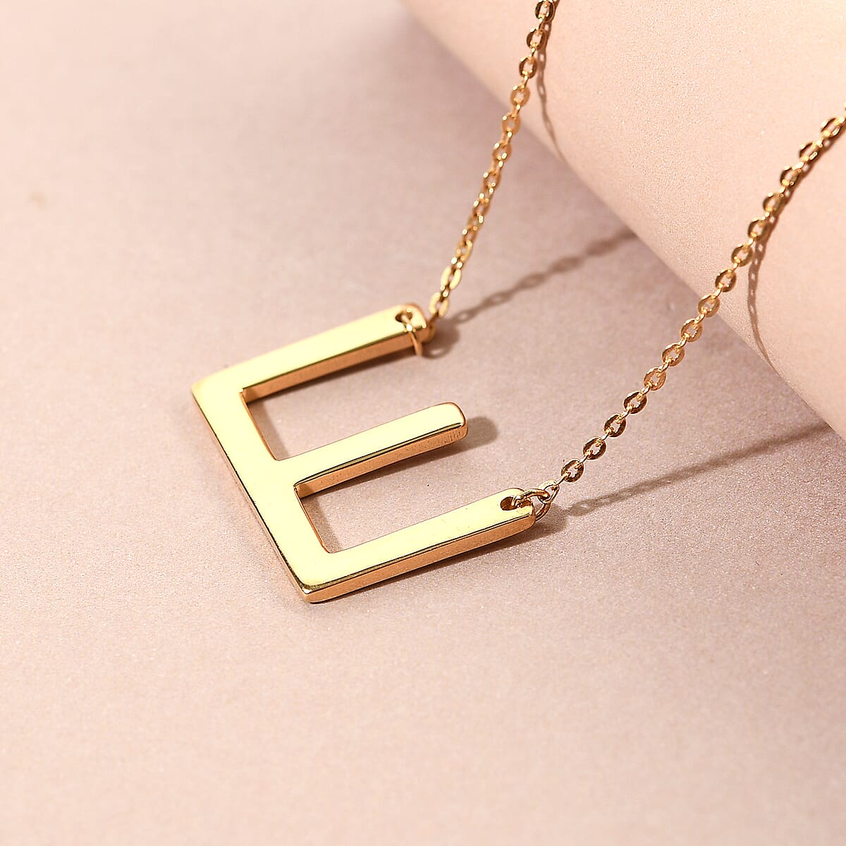 Lolos Exclusive Pick's Vermeil Yellow Gold Over Sterling Silver Initial E Necklace 18 Inches 3.90 Grams image number 1