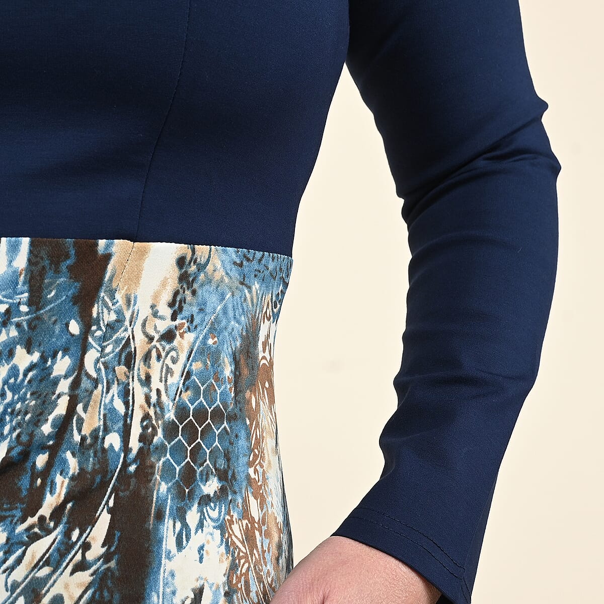 Tamsy Navy Abstract Long Sleeve Pencil Dress - M image number 3