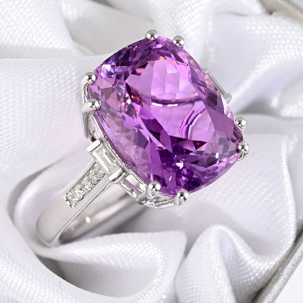 Certified & Appraised RHAPSODY 950 Platinum AAAA Patroke Kunzite and E-F VS Diamond Ring 7.65 Grams 10.70 ctw image number 1