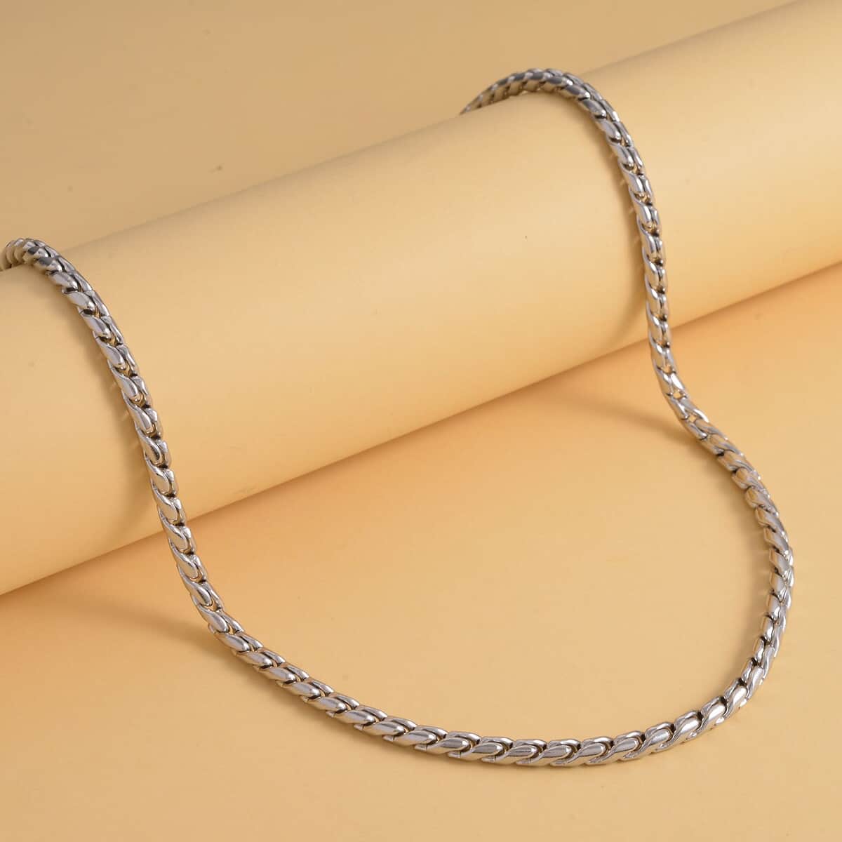 Roller Chain Necklace (22-24 Inches) in Stainless Steel image number 1