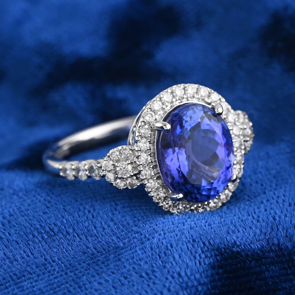 Certified & Appraised Rhapsody 950 Platinum AAAA Tanzanite and E-F VS Diamond Halo Ring (Size 10.0) 5 Grams 4.25 ctw image number 1