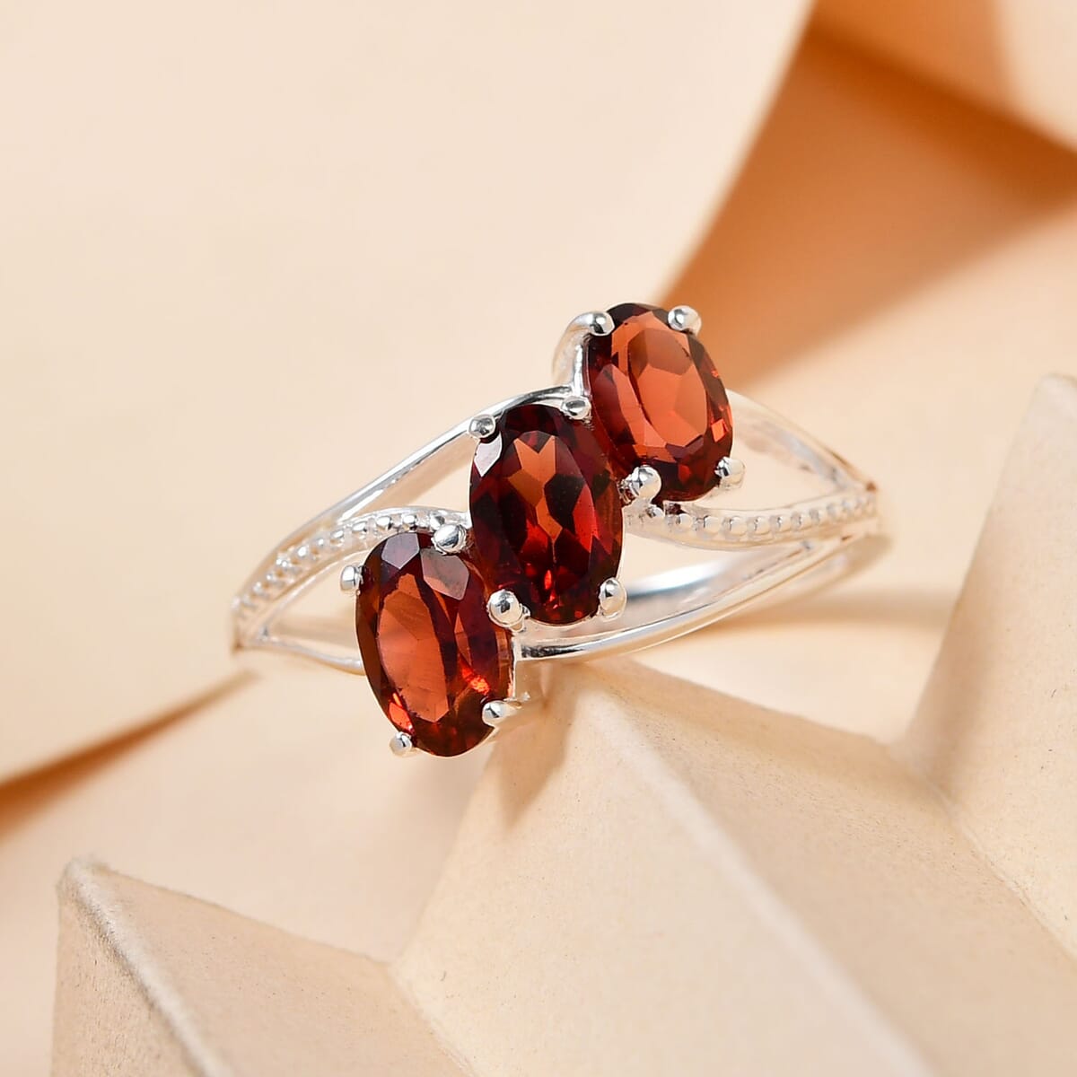 Mozambique Garnet 3 Stone Ring in Sterling Silver (Size 9.0) 1.70 ctw image number 1