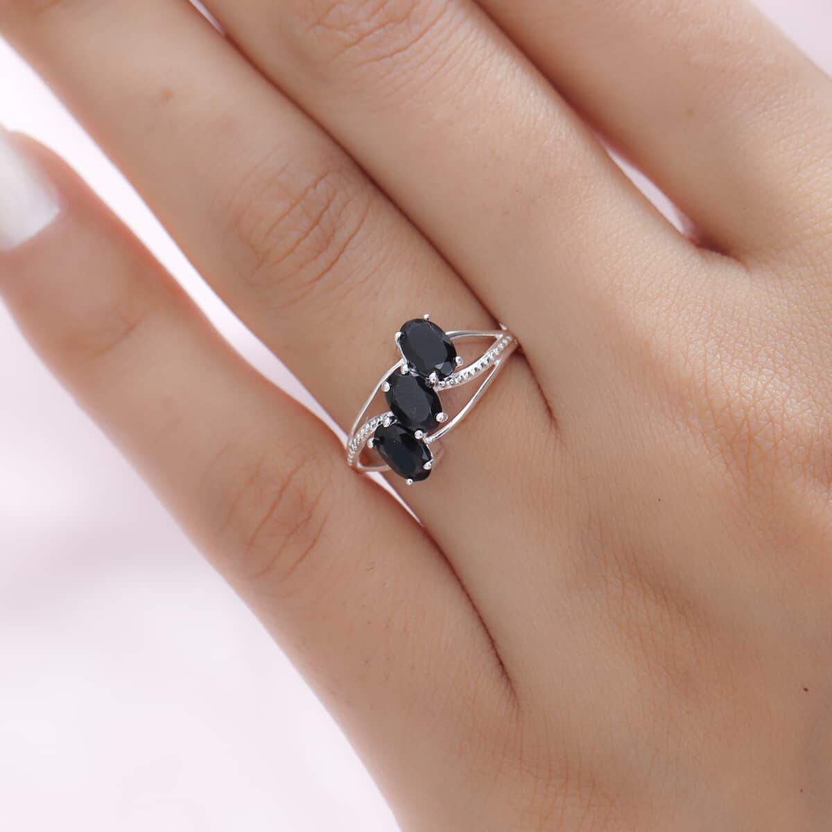 Thai Black Spinel 3 Stone Ring in Sterling Silver (Size 10.0) 1.75 ctw image number 2