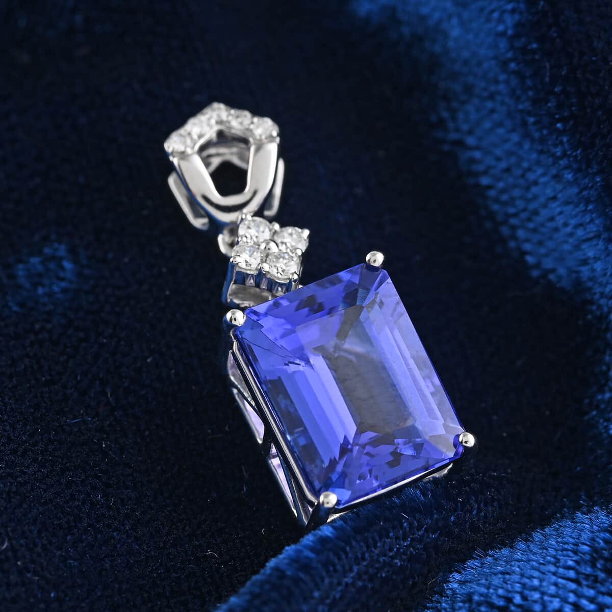 Certified & Appraised Rhapsody 950 Platinum AAAA Tanzanite and E-F VS Diamond Pendant 4.25 ctw image number 1