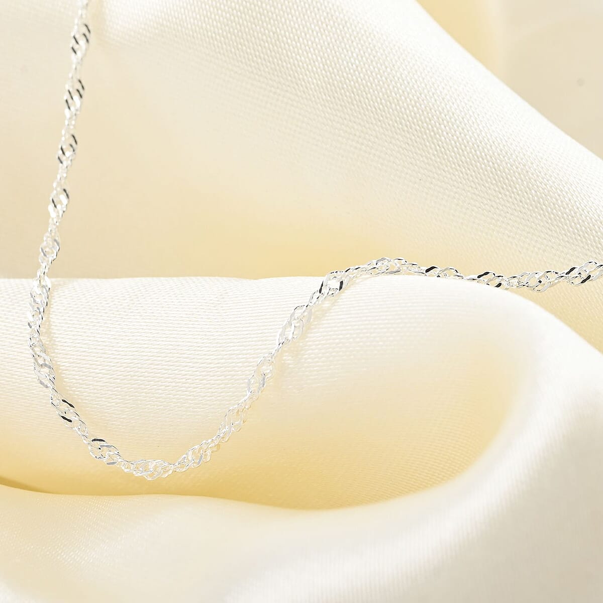 Italian Sterling Silver 0.4mm Singapore Necklace (24 Inches) (2 g) image number 1