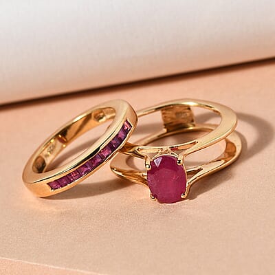 Niassa Ruby (FF) 2.50 ctw Ring in 14K Yellow Gold Over Sterling Silver (Size 5.5)
