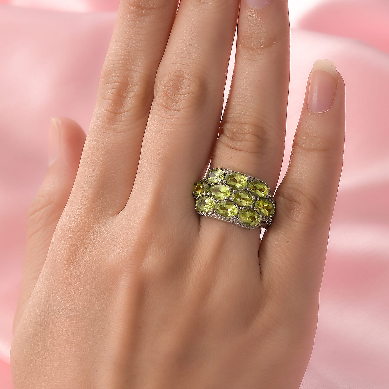 Hebei Peridot 4.85 ctw Ring in Stainless Steel (Size 7.0)
