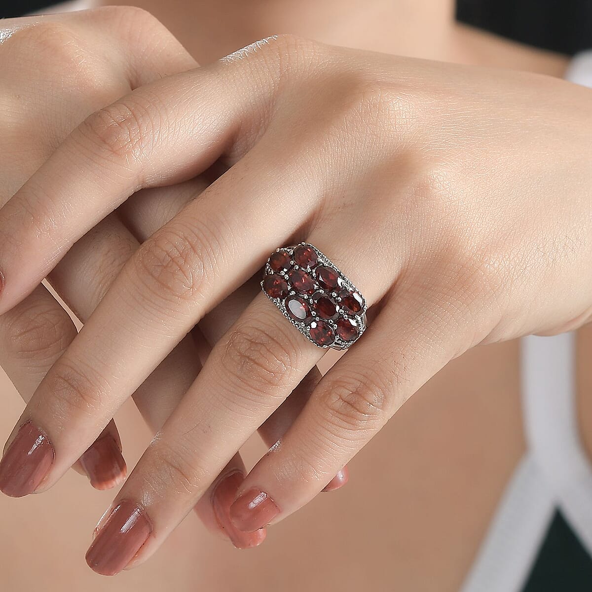 Mozambique Garnet 5.25 ctw Ring in Stainless Steel (Size 10.0) image number 1