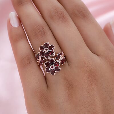 Anthill Garnet Bypass Floral Ring in Vermeil Rose Gold Over Sterling Silver (Size 10.0) 3.15 ctw