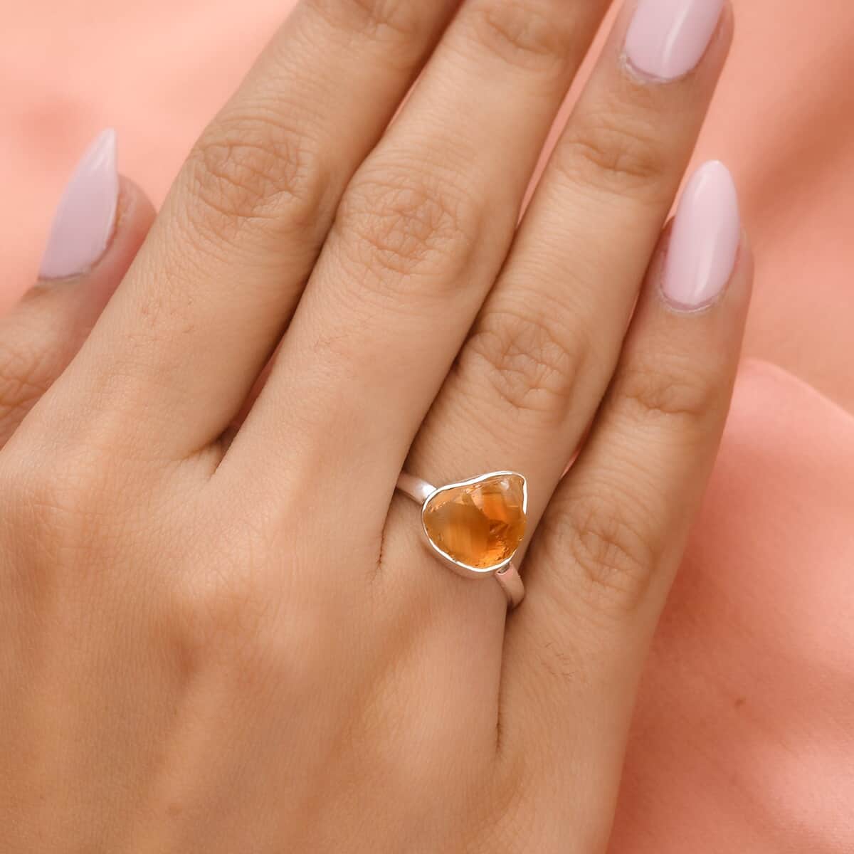 Doorbuster Artisan Crafted Rough Cut Brazilian Citrine Ring in Sterling Silver (Size 7.0) 5.00 ctw image number 2