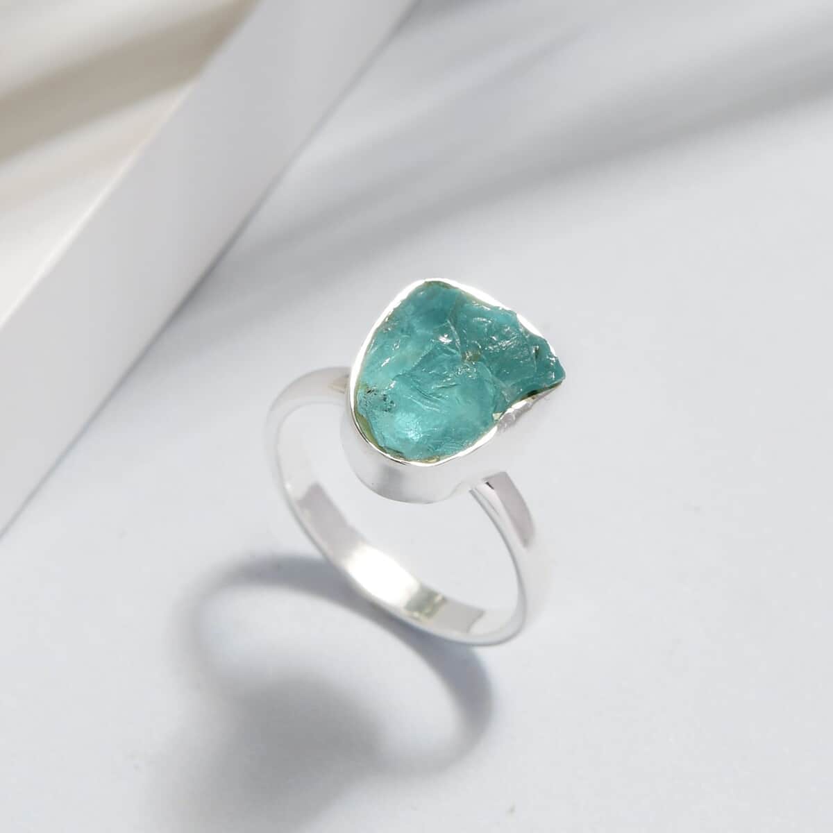 Artisan Crafted Rough Cut Madagascar Paraiba Apatite Ring in Sterling Silver (Size 10.0) 5.00 ctw image number 1