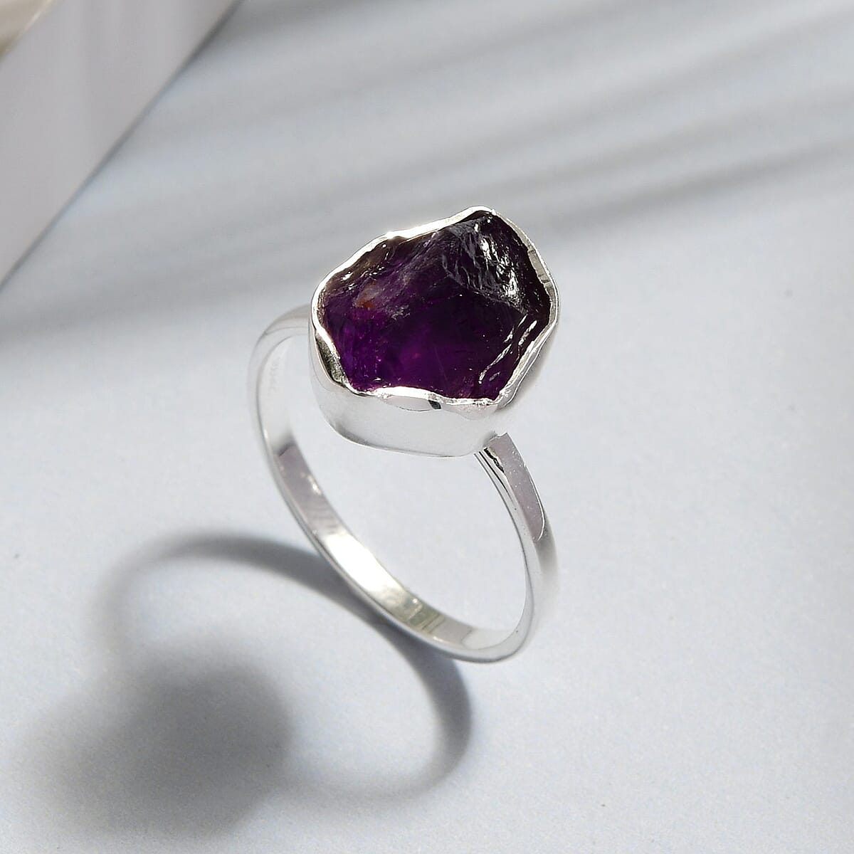 Artisan Crafted Rough Cut Amethyst Solitaire Ring in Sterling Silver (Size 7.0) 5.00 ctw image number 1