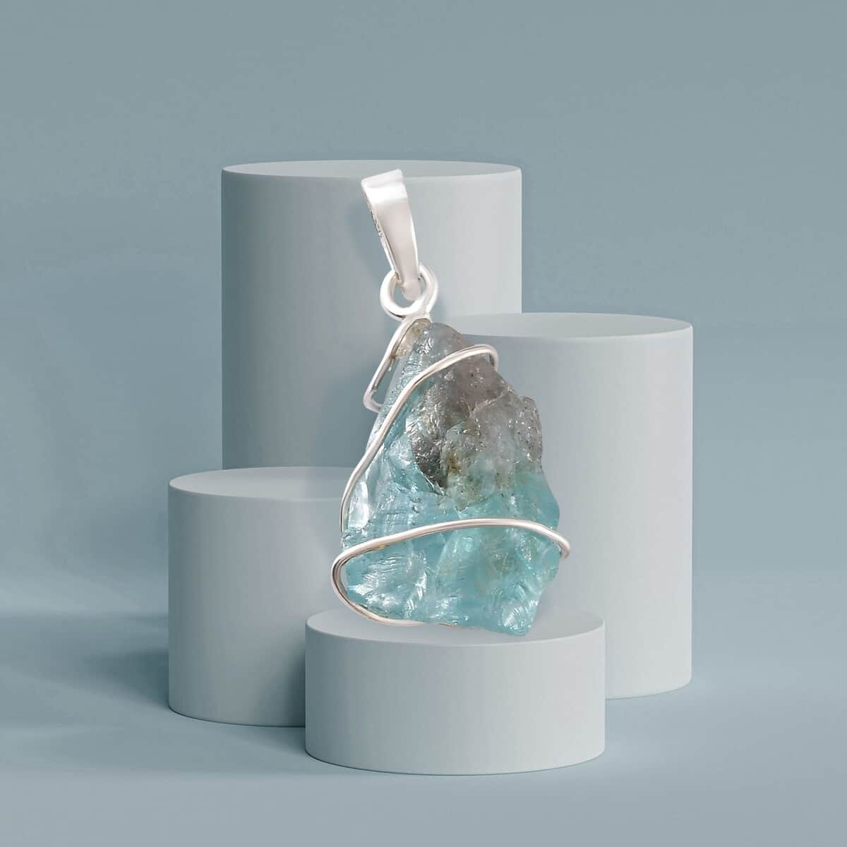 Doorbuster Artisan Crafted Rough Cut Pariaba Apatite Pendant in Sterling Silver 10.00 ctw image number 1