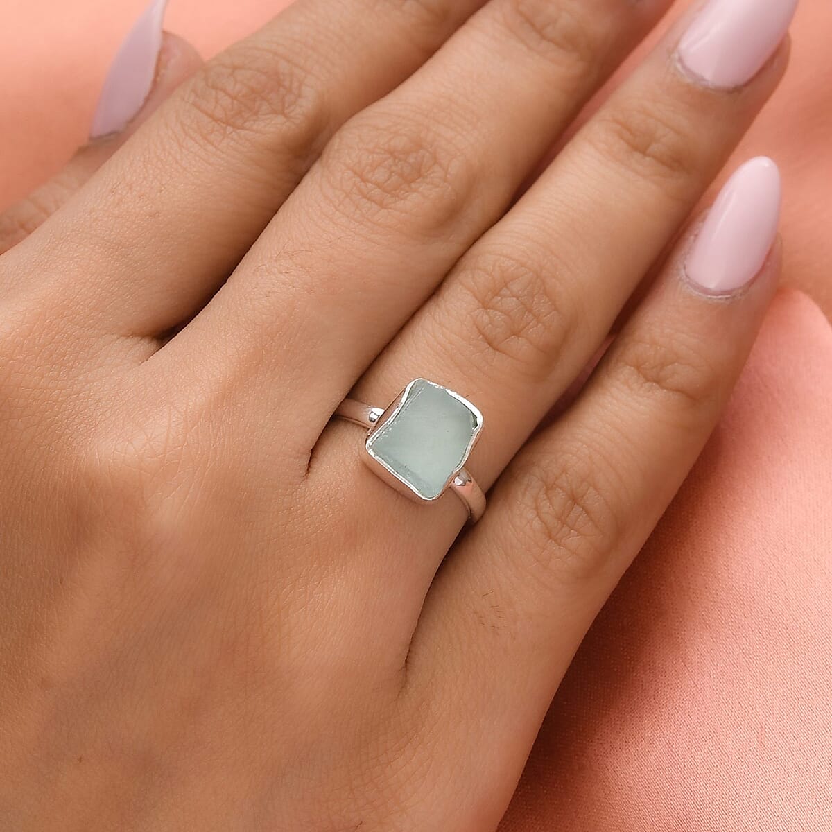 Artisan Crafted Rough Cut Milky Aquamarine Solitaire Ring in Sterling Silver (Size 7.0) 4.10 ctw image number 2