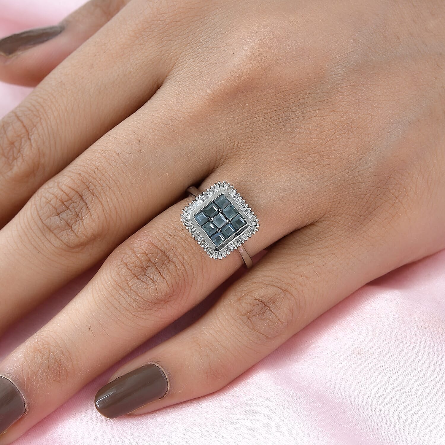 Narsipatnam Alexandrite, Diamond Ring in Platinum Over Sterling Silver (Size 7.0) 1.30 ctw